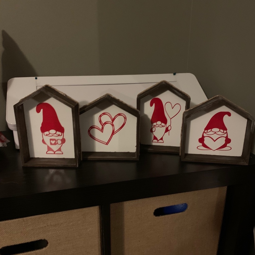 Valentines Gnome decor signs- set of 4